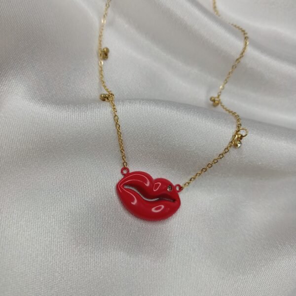 Chaine bisoux rouge