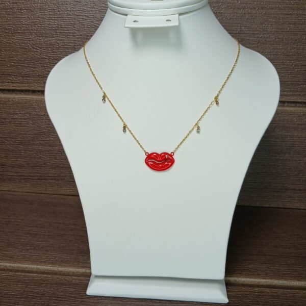 Chaine bisoux rouge